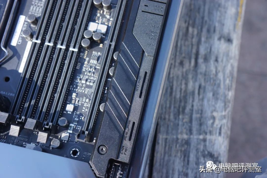 华硕rogmaximusxiii双卡,华硕rogmaximus主板对比