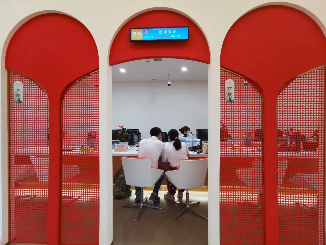 成都成华区婚姻登记网上预约,成都迎新人婚姻登记高峰