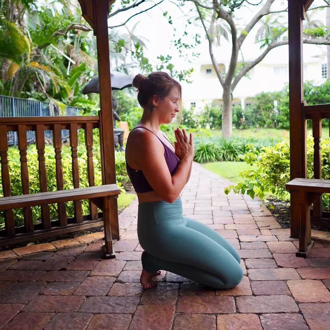 春运旅程太疲累,瑜伽上肢增压灵活关节,拉伸肢体放松全身