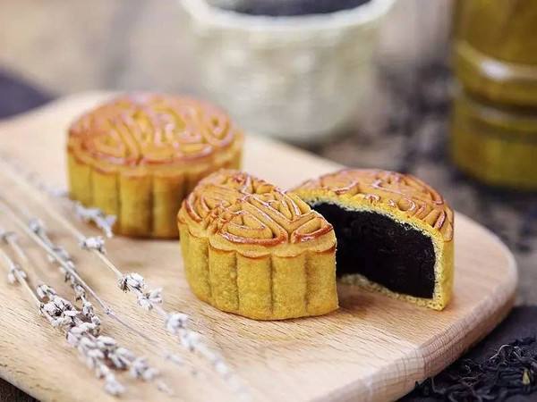 你们中秋节吃什么馅的月饼,中秋节都吃的啥馅的月饼