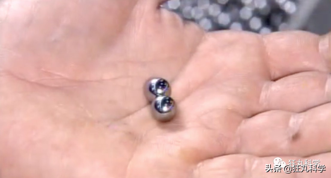 把锁锁上了怎么弄下来,锁怎么样是锁上的