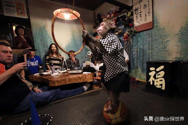 日本服务员的一天,日本服务员吸引人