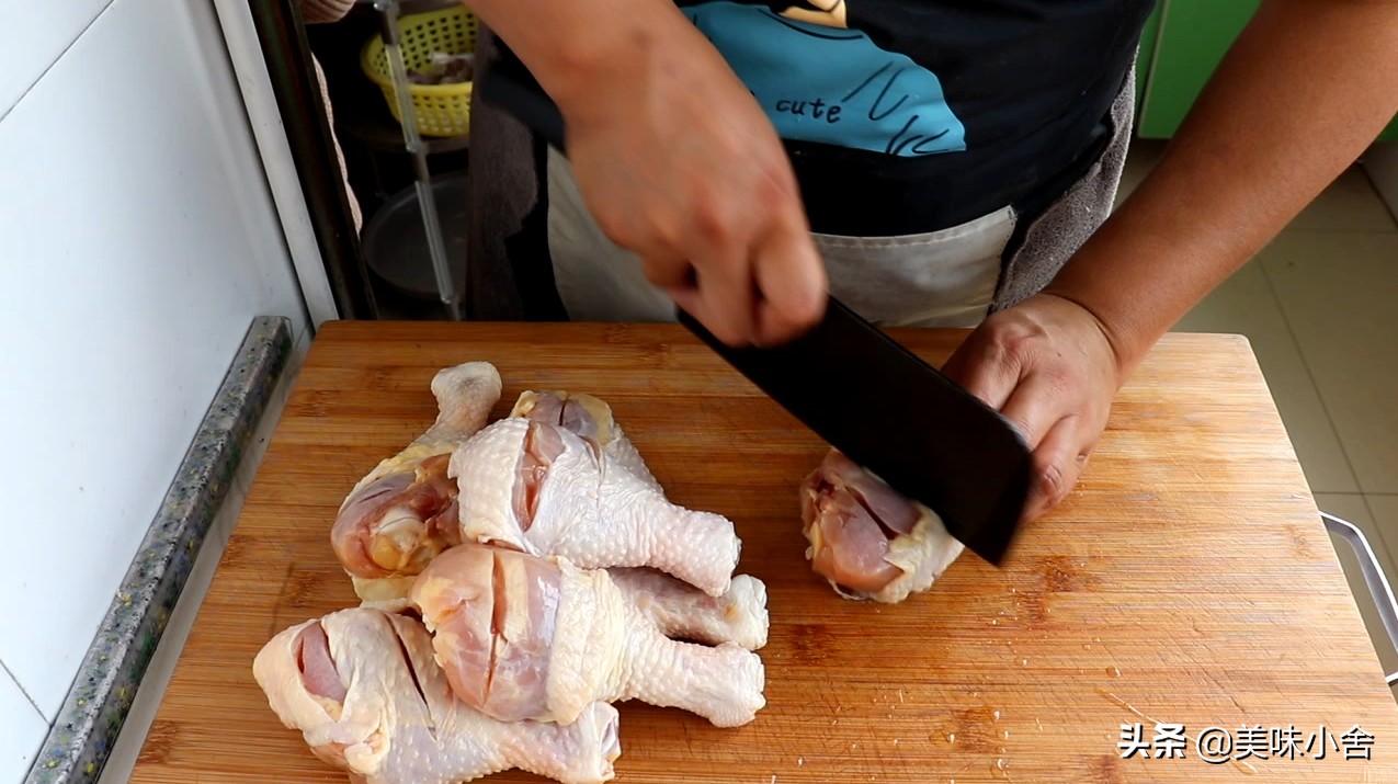吃软烂脱骨大鸡腿,鸡腿怎么做软烂脱骨