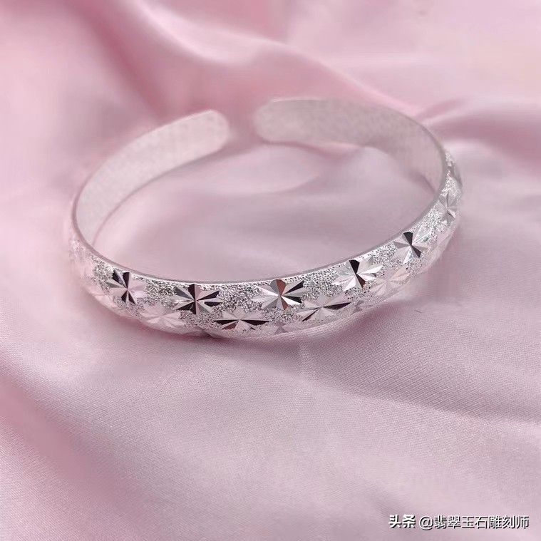 黄金首饰如何清洗保养,黄金首饰如何保养和佩戴