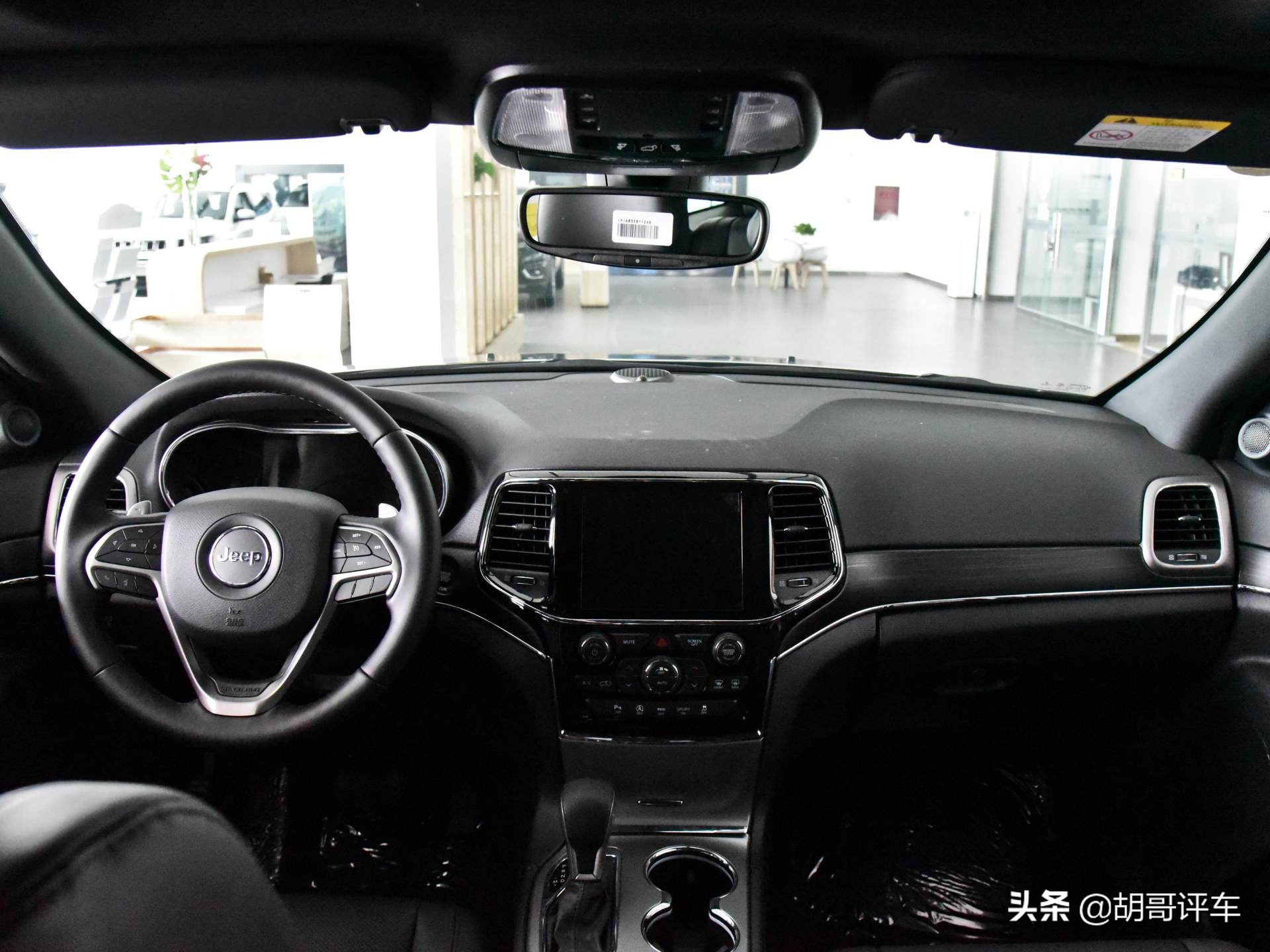 老款吉普jeep大切诺基,60-70万的吉普