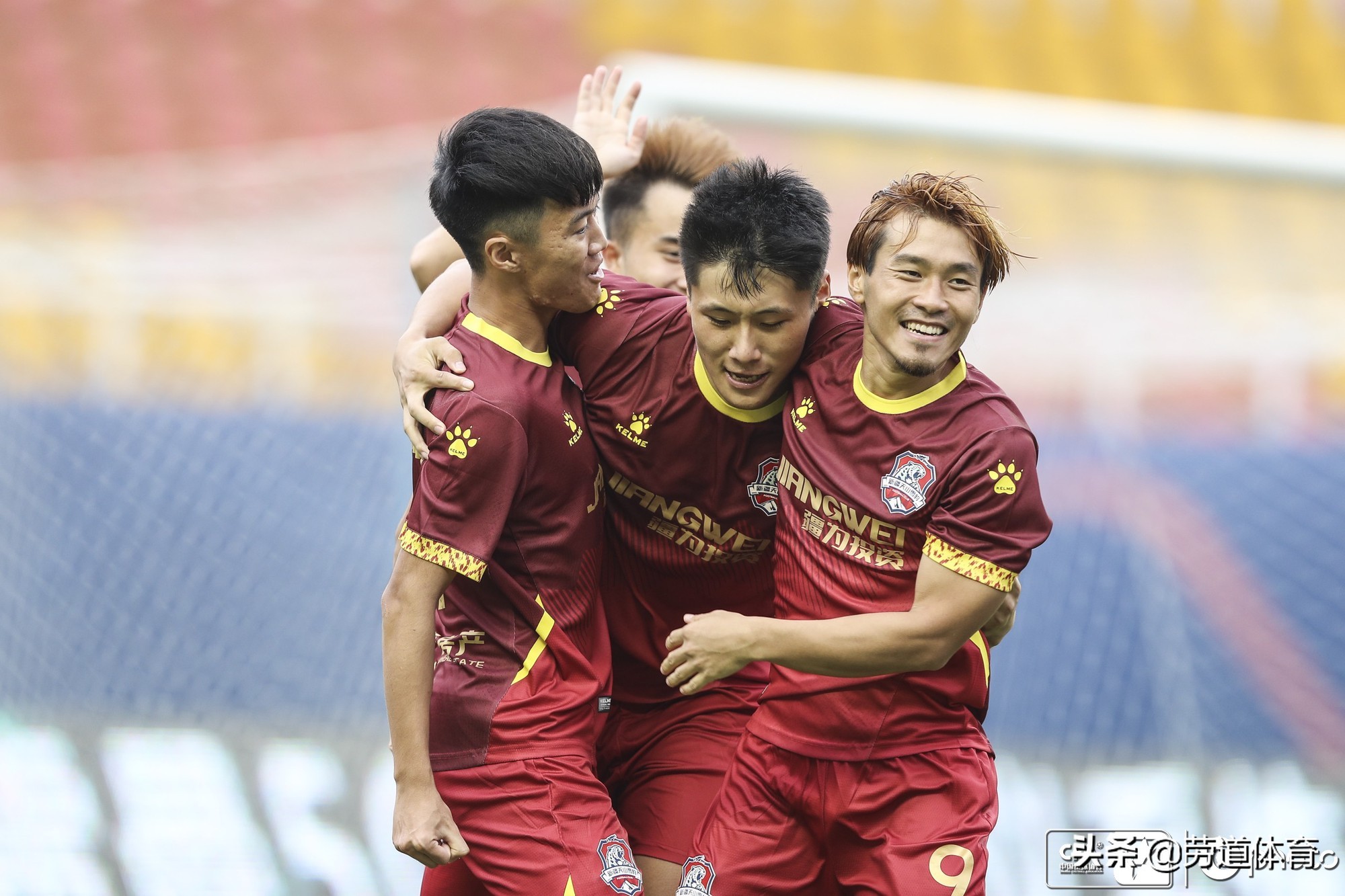 五支*疆新**队冲乙梦碎，唯一职业队危在旦夕，*疆新**职业足球如何改革