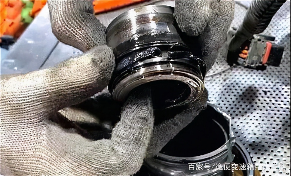 荣威ei6变速箱换挡有顿挫感,19款荣威ei6变速箱渗油