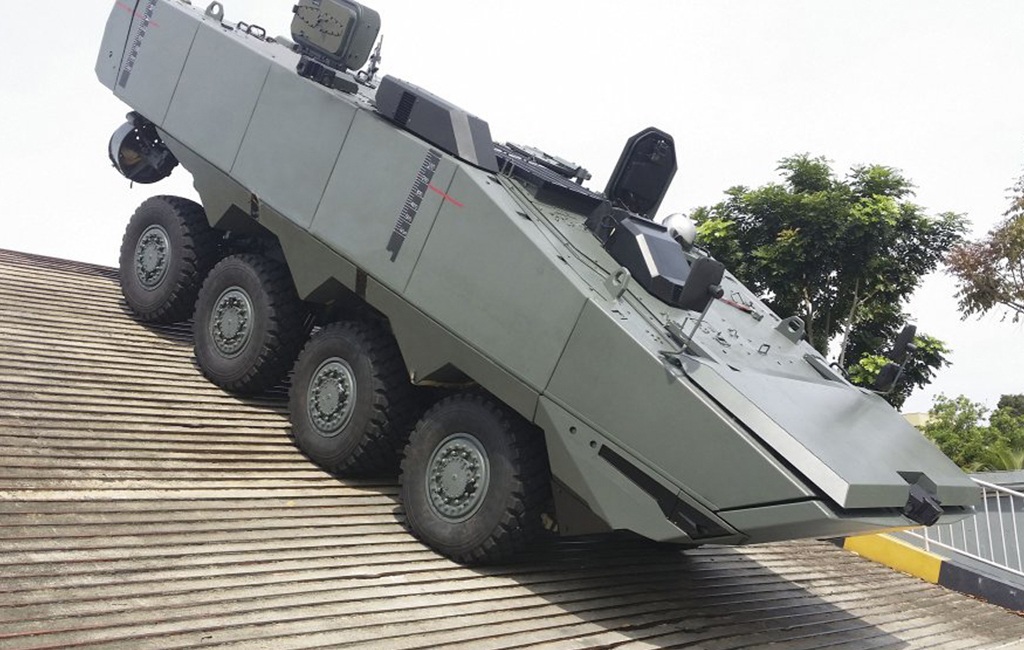 摩天大楼上面的机械怪兽,摩天大厦狂暴巨兽视频