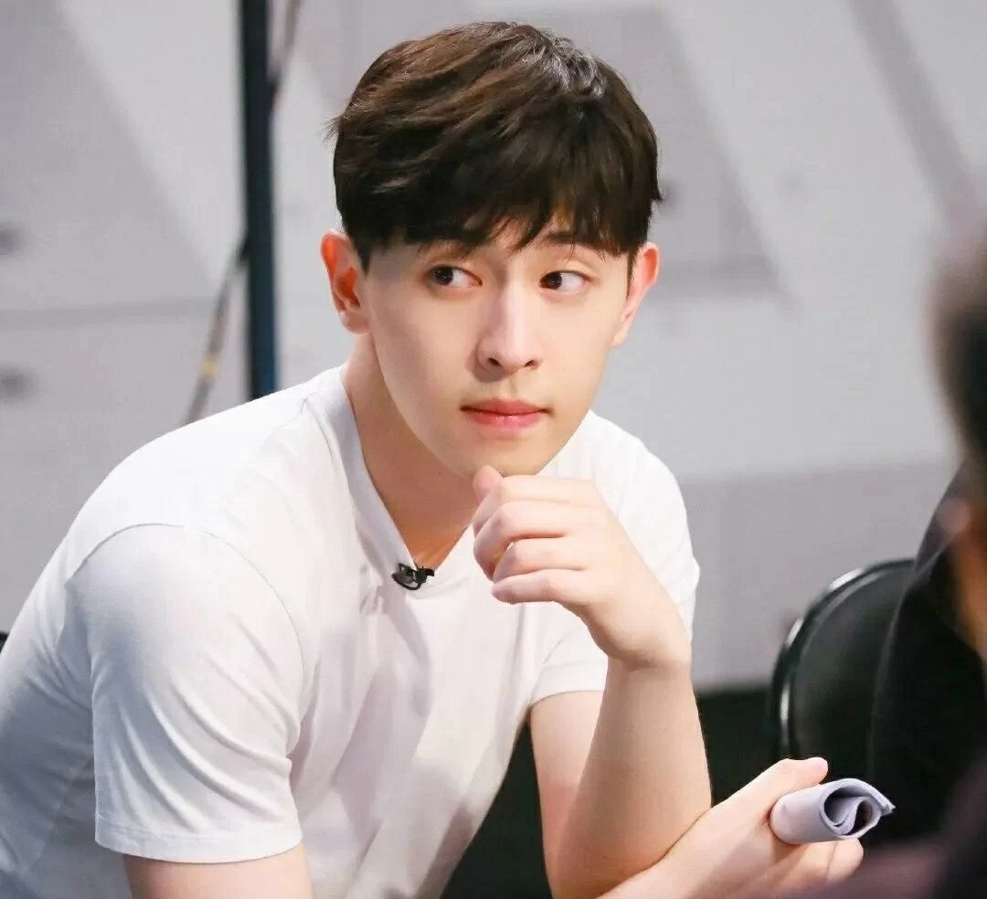 杏眼和桃花眼面相的区别,怎样改变眼型为桃花眼