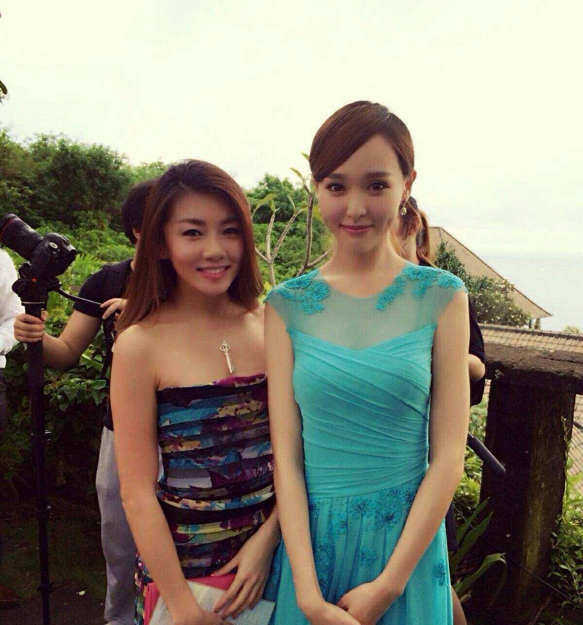 阿娇最漂亮的伴娘服,阿娇伴娘服装图片