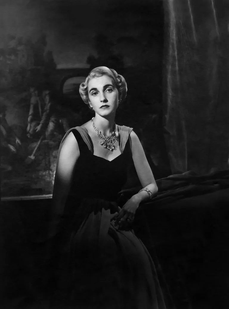 身家上亿的她，做了一辈子“公主梦”，最后人财两空