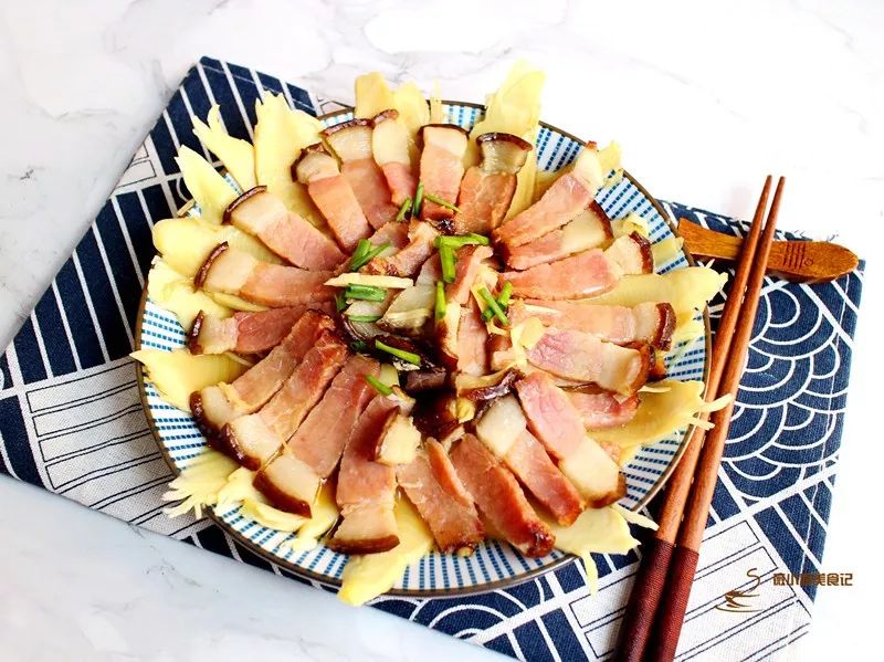 冬笋炒烟熏腊肉,冬笋炒腊肉做法腊肉要蒸吗