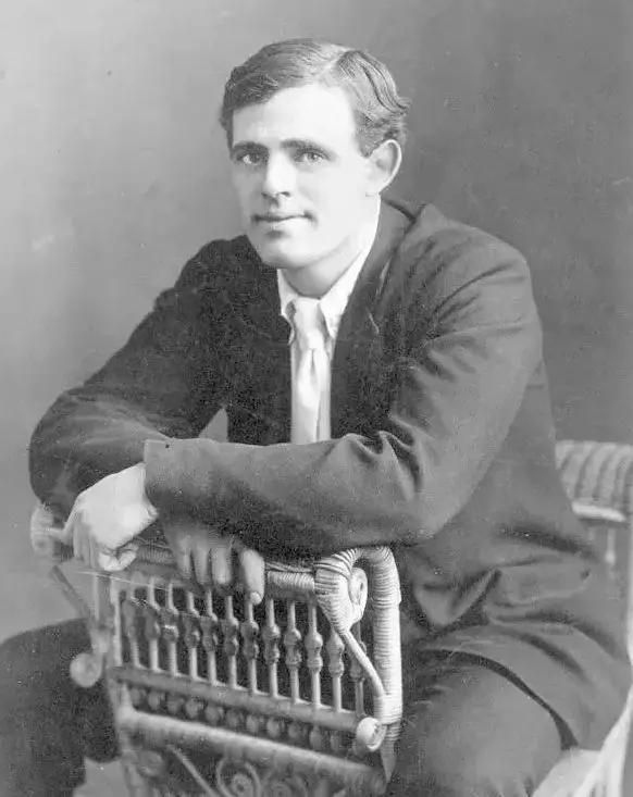 马丁伊登收获,马丁伊登值得读吗