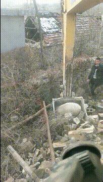 女人跟我说空调漏水了是怎么回事,女生说空调漏水是什么意思