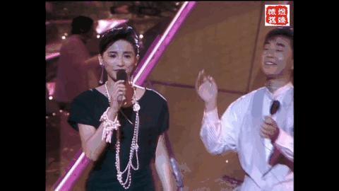 26岁嫁入豪门，与张国荣、刘德华传绯闻，24年后丈夫猝死枕边