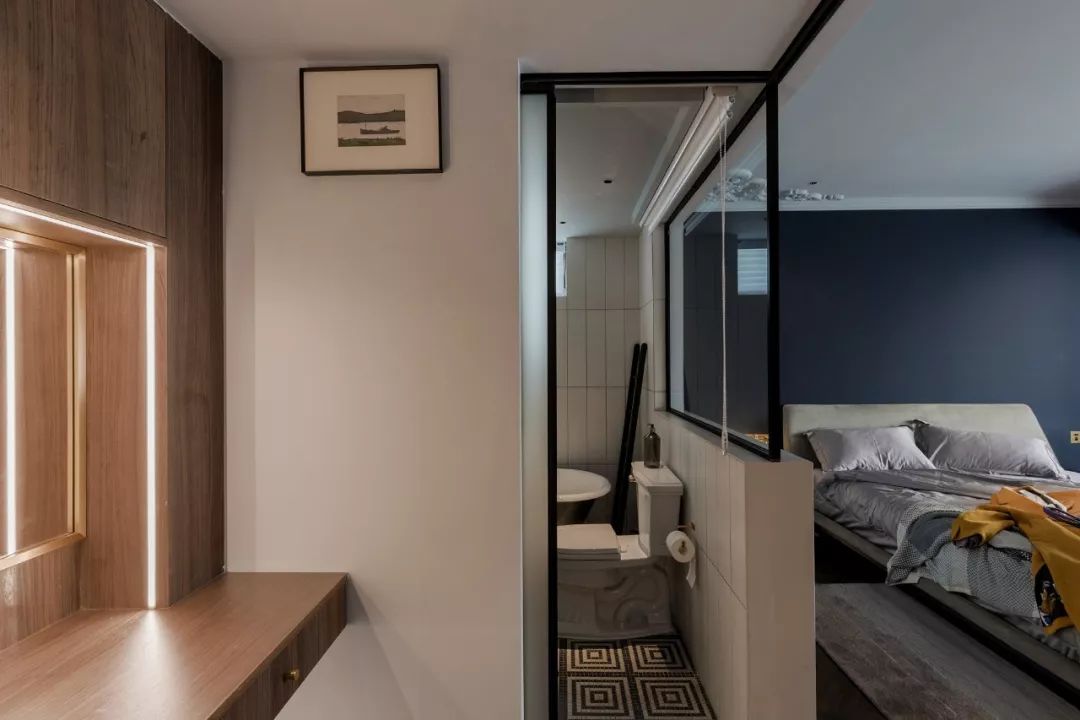 28岁成都女孩180㎡豪宅爆红！砸100W做1室3个衣帽间：壕无人性