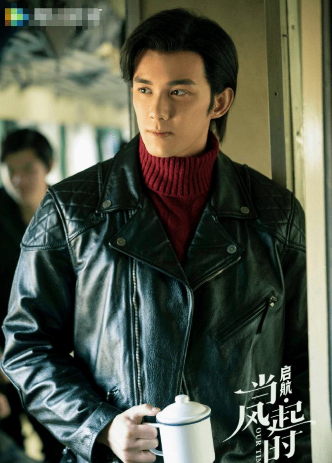 吴磊拍启航当风起时拿酒瓶砸头,吴磊新剧酒瓶砸头花絮