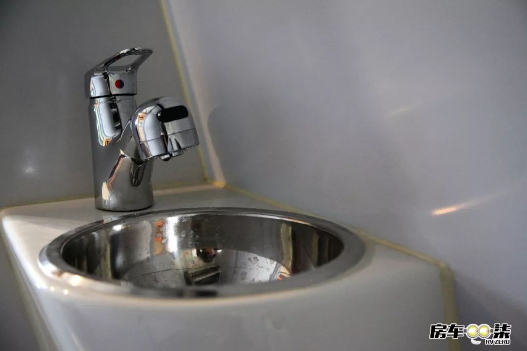 东风御风自动挡房车2021款价格,最便宜东风御风长轴中顶b型房车