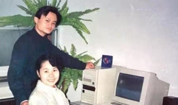 马云马爸爸现在干什么,马云这两年经历了什么