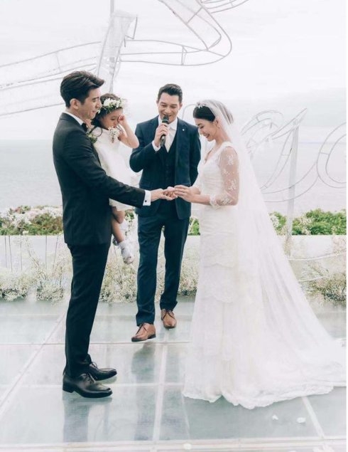 贾静雯补办婚纱照,巴厘岛复婚