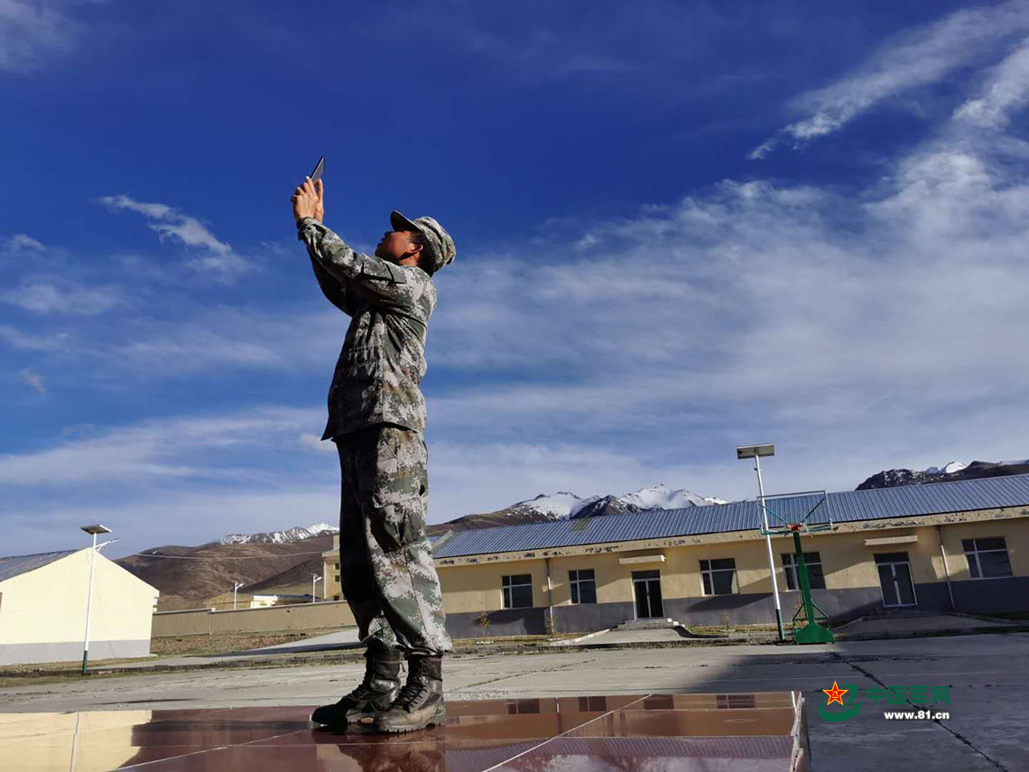 雪山见证他们的忠诚,雪山见证迷彩青春