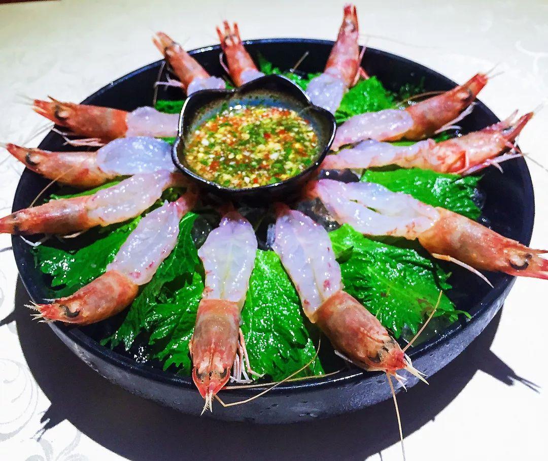 罗湖有家怪店，十个人来吃完饭后，老板居然多了一百个朋友