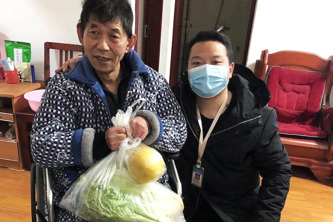 他们来自戒毒工作室，在疫情里寻找尊严