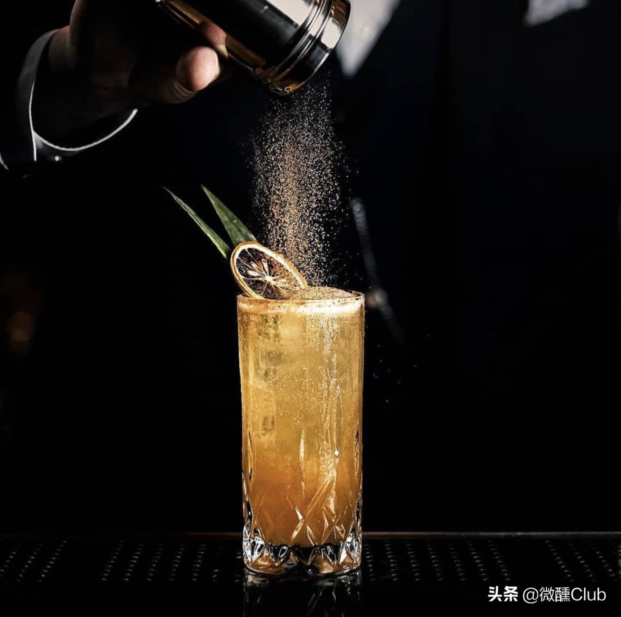 酒吧经营与调酒技术,酒吧调酒师的十大技巧