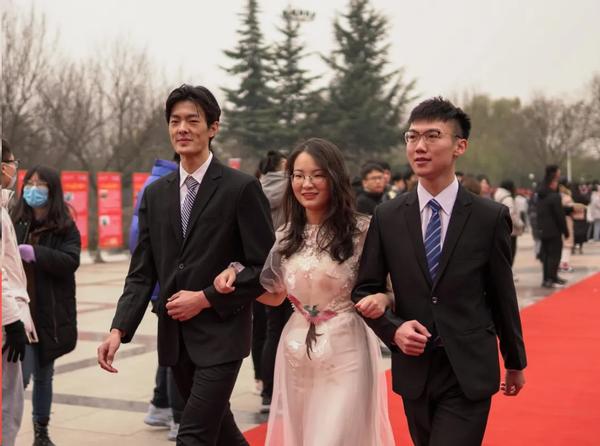 陕西3位大学生“组团出道”！作品全国巡演，1个项目一年赚了10万元！