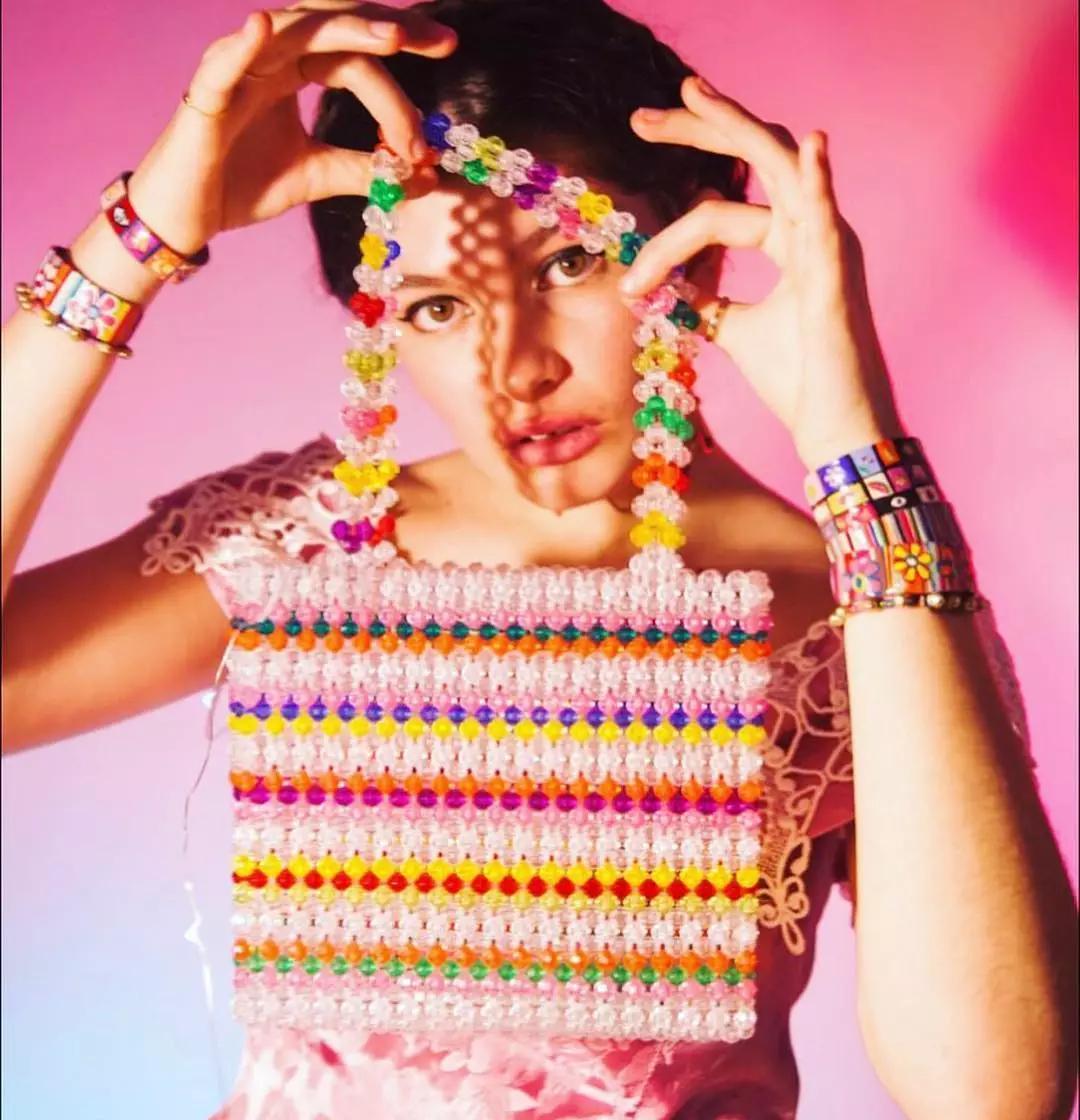 2020冬天流行什么包包款式,今年流行的串珠包