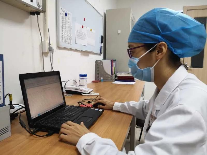 疫情防控工作人员坚守一线,坚守在兰州疫情一线的工作人员