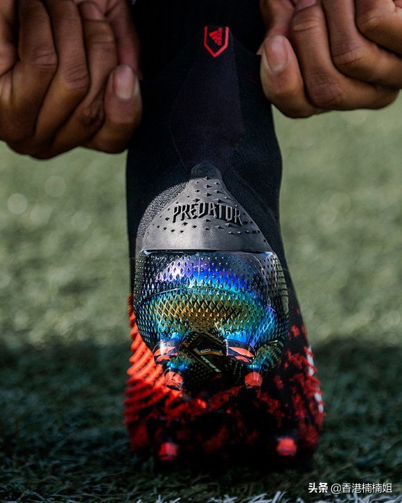 黑科技足球鞋,adidas科技bounce跑步鞋