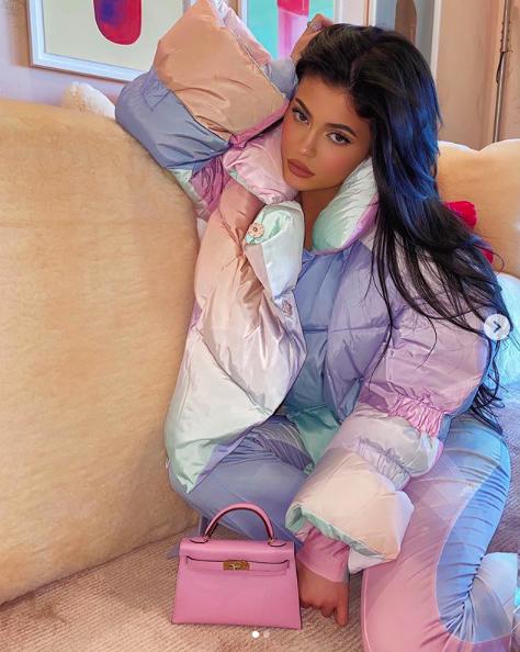 贾斯汀比伯先认识霉霉还是赛琳娜,贾斯汀比伯跟霉霉谁更火