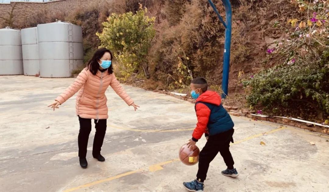 妇联助力防疫站,省妇联助力打赢疫情防控工作