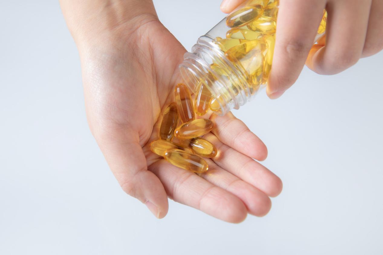 长期吃鱼油有没有副作用,吃鱼油有什么好处可以长吃吗