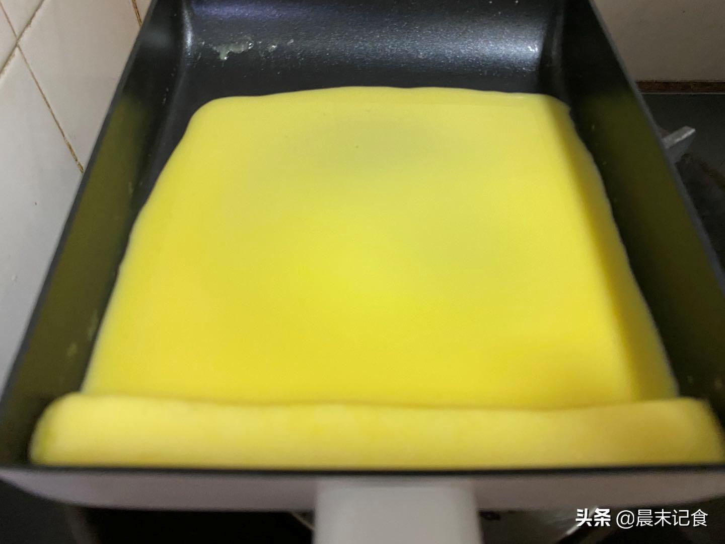 厚蛋烧容易发老和开裂?教你掌握3个小技巧,方正好吃不开裂