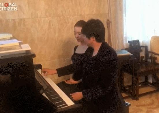 这场世界顶级演唱会，压轴曲果然还是“难忘今宵”