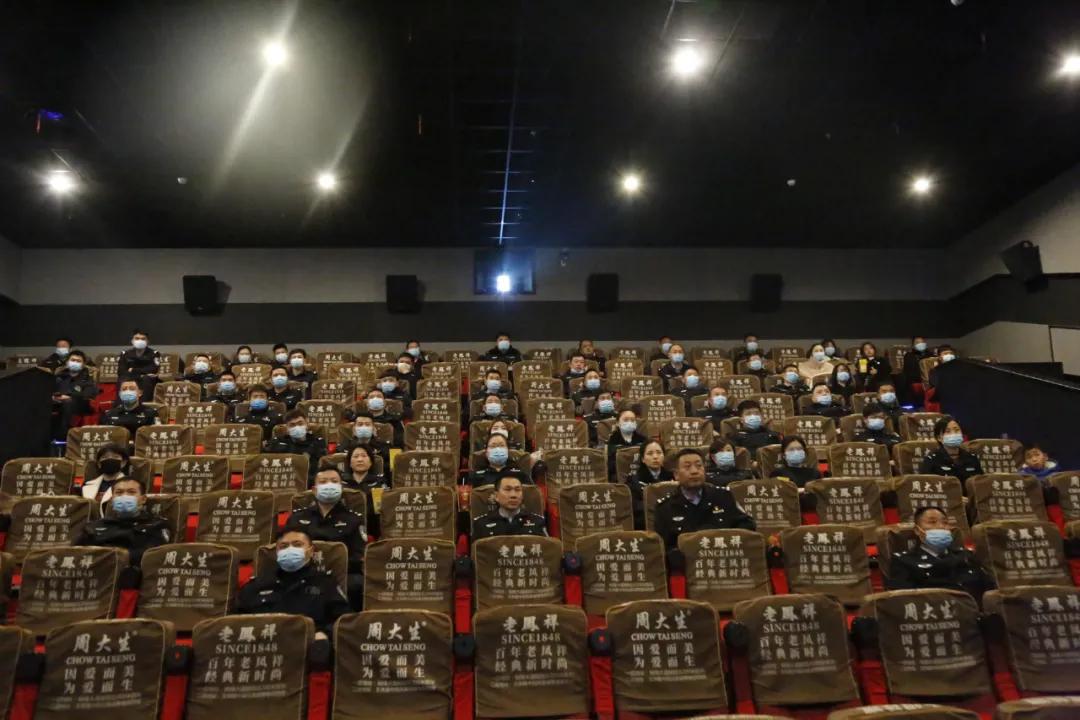 主题党日活动观看脱贫攻坚电影 (观看脱贫攻坚影片马兰花开的意义)