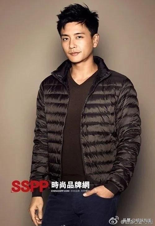 雷佳音优衣库广告是真的吗,雷佳音回应优衣库海报