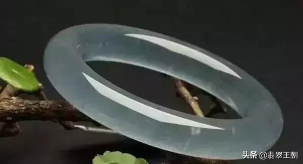 值得入手的玉镯有哪些,怎样才能买到便宜又好的玉镯