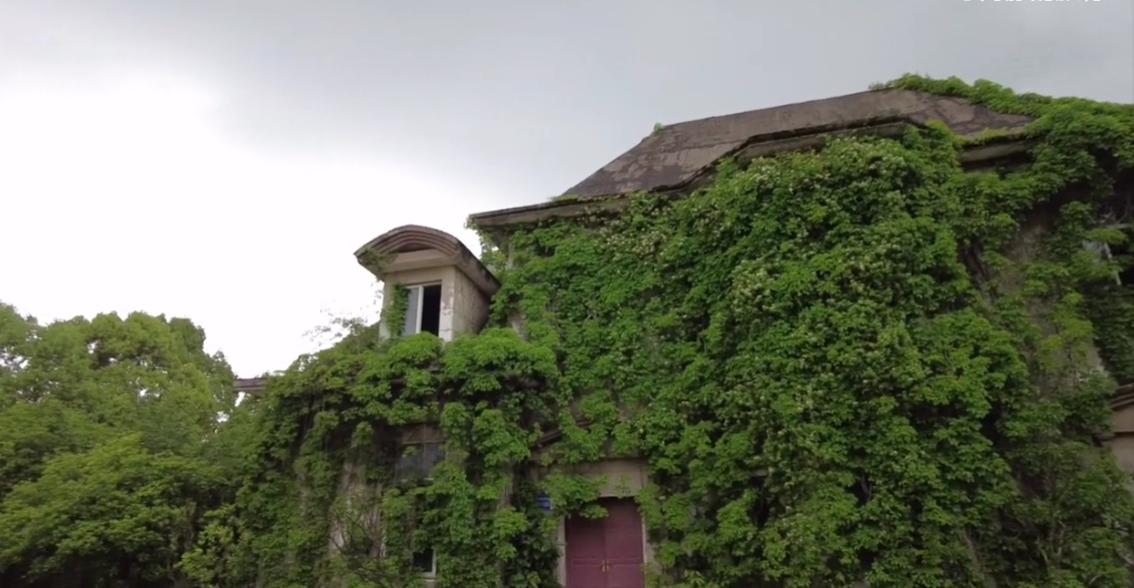 贵阳废弃别墅群发现大量遗留物,贵阳大山深处别墅群