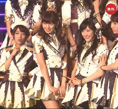 日本一位中年油腻胖大叔：从事业顶峰跌落谷底后，反弹力爆发，打造出风靡全球的美少女天团AKB48