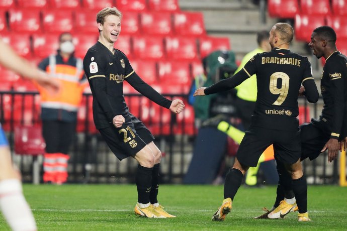 梅西巴萨连续16强,梅西的出色发挥是巴萨取胜的关键