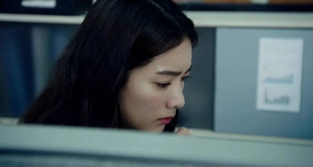 酒局而已，搂抱正常？