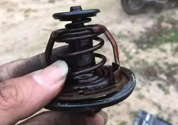 别再问挖机高温怎么办了，新手直接跳到文末，豁然开朗