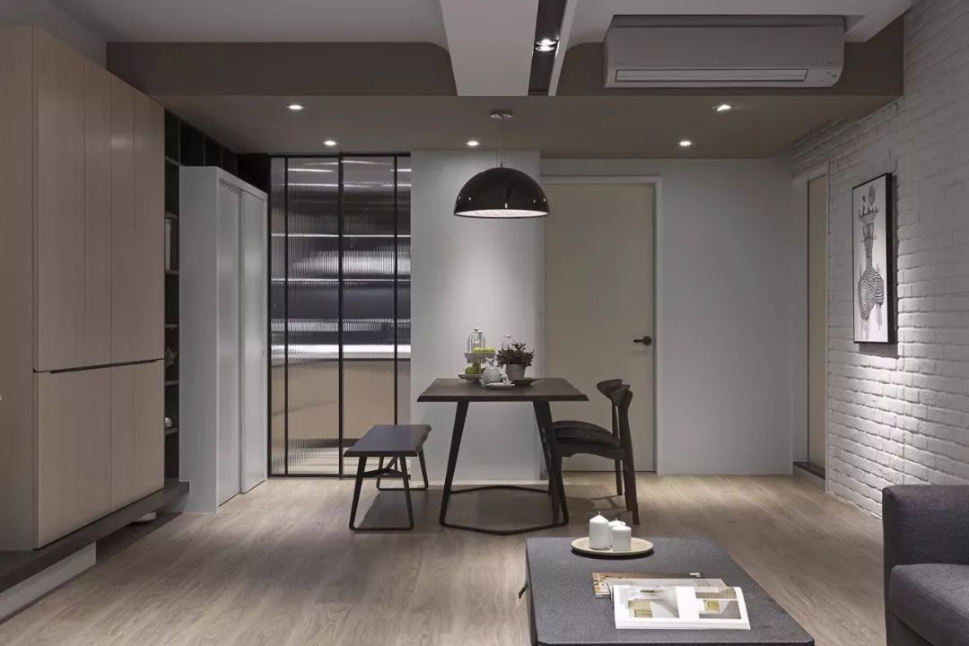 隔而不断的屏风设计,30公分的屏风