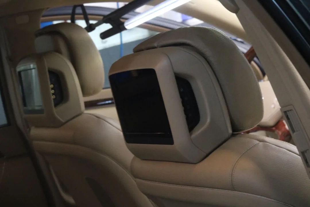 奔驰w221升级新款w222s450外观,老款奔驰w211e260翻新整备