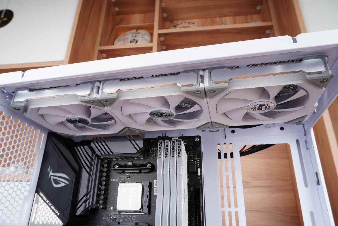 联力包豪斯mini机箱大小,联力包豪斯mini能横装吗