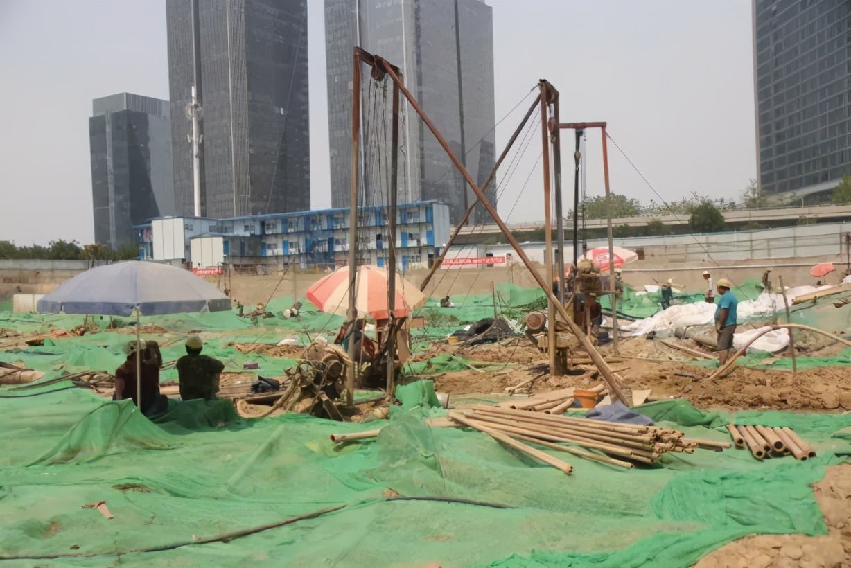 深基坑地埋管施工技术及对基础稳定性影响分析