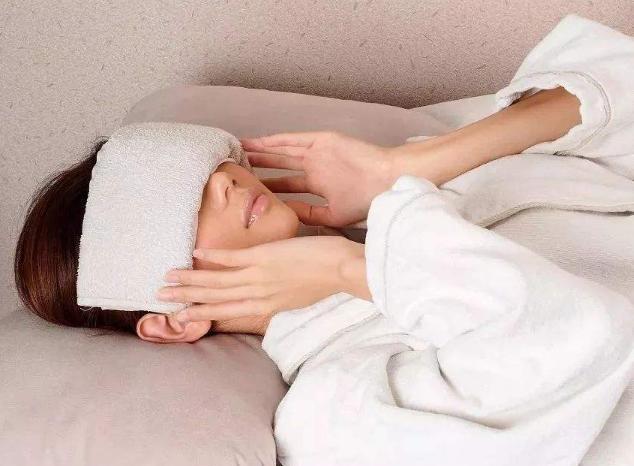 黑眼圈重有细纹怎样遮黑眼圈,有浓厚的黑眼圈该怎么淡化黑眼圈